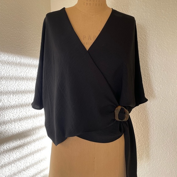 Topshop 3/4 Sleeve Black Wrap Top with Tortoise Shell Loop Buckle Size US10 - Picture 2 of 4